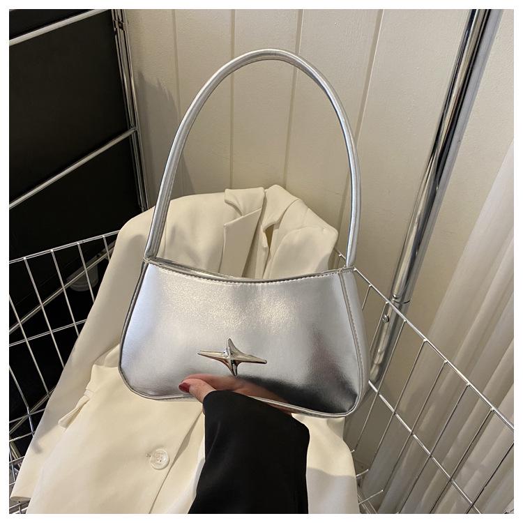 

Шикарная сумка-кроссбоди на цепочке для женщин 2023 года - Стильный, простой дизайн для ношения под мышкой на плече серебряный