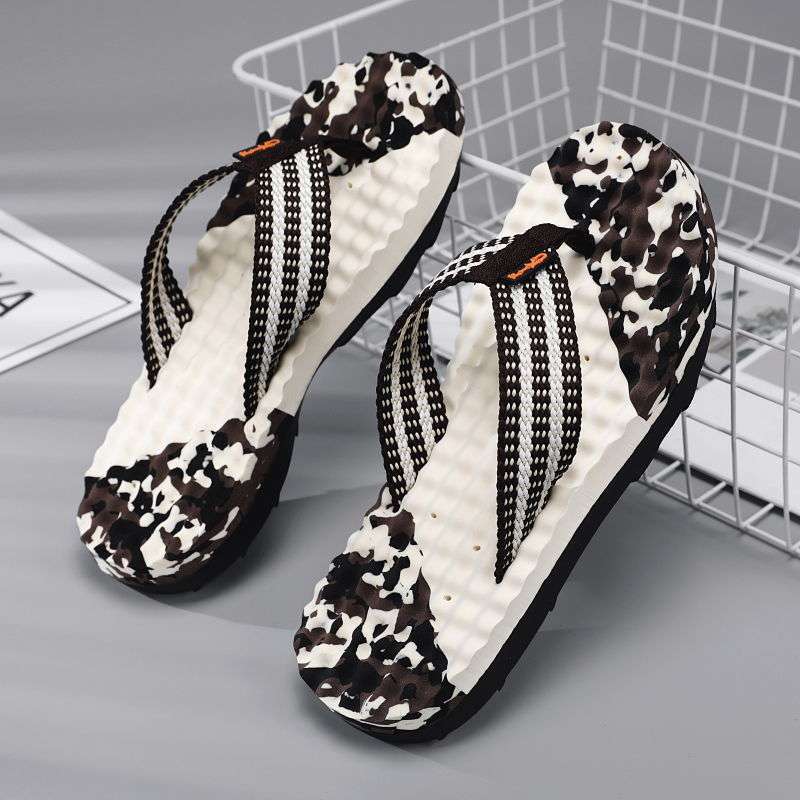 Summer New Personality Trend Korean Version of Men's Slippers Large Size Massage Flip-flops Casual Beach Slippers Vietnamese Sandals