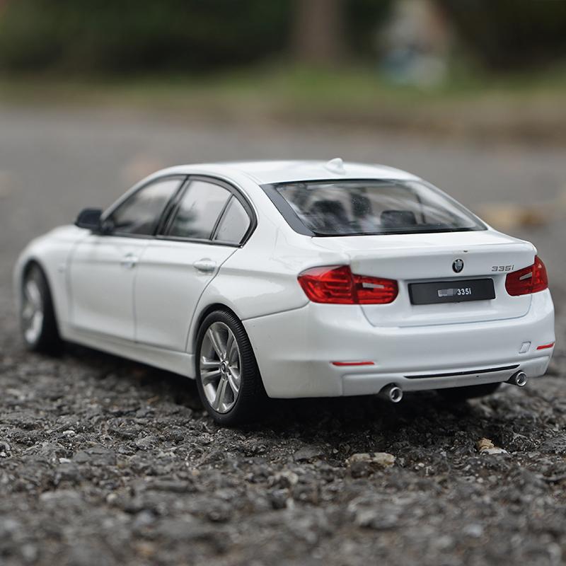 WELLY 1/24 BMW 335i Alloy Miniature Car Model Diecast Metal Scale Model Car Diecast Metal Static Collection Children Toy Car