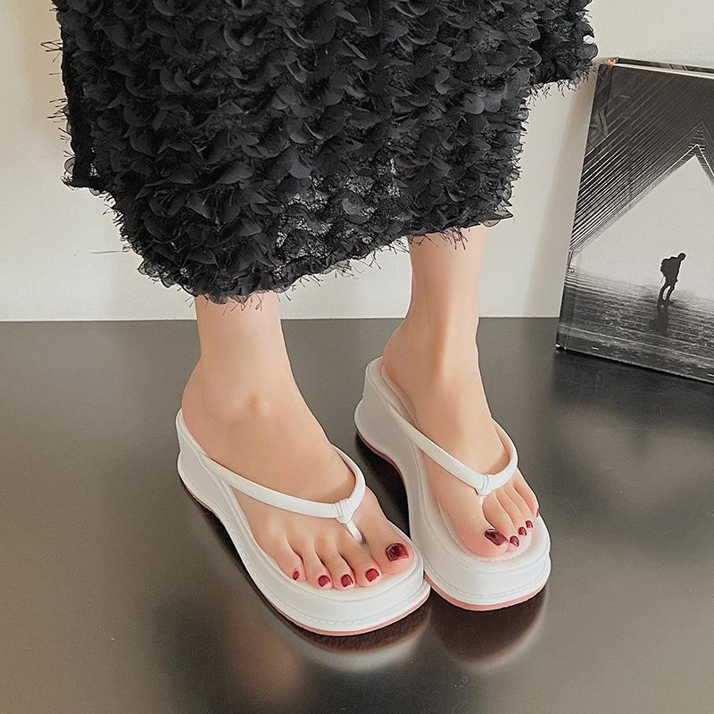 Muffin thick-bottomed toe flip-flops female 2024 new fairy style fashion trend sandals niche beach mops