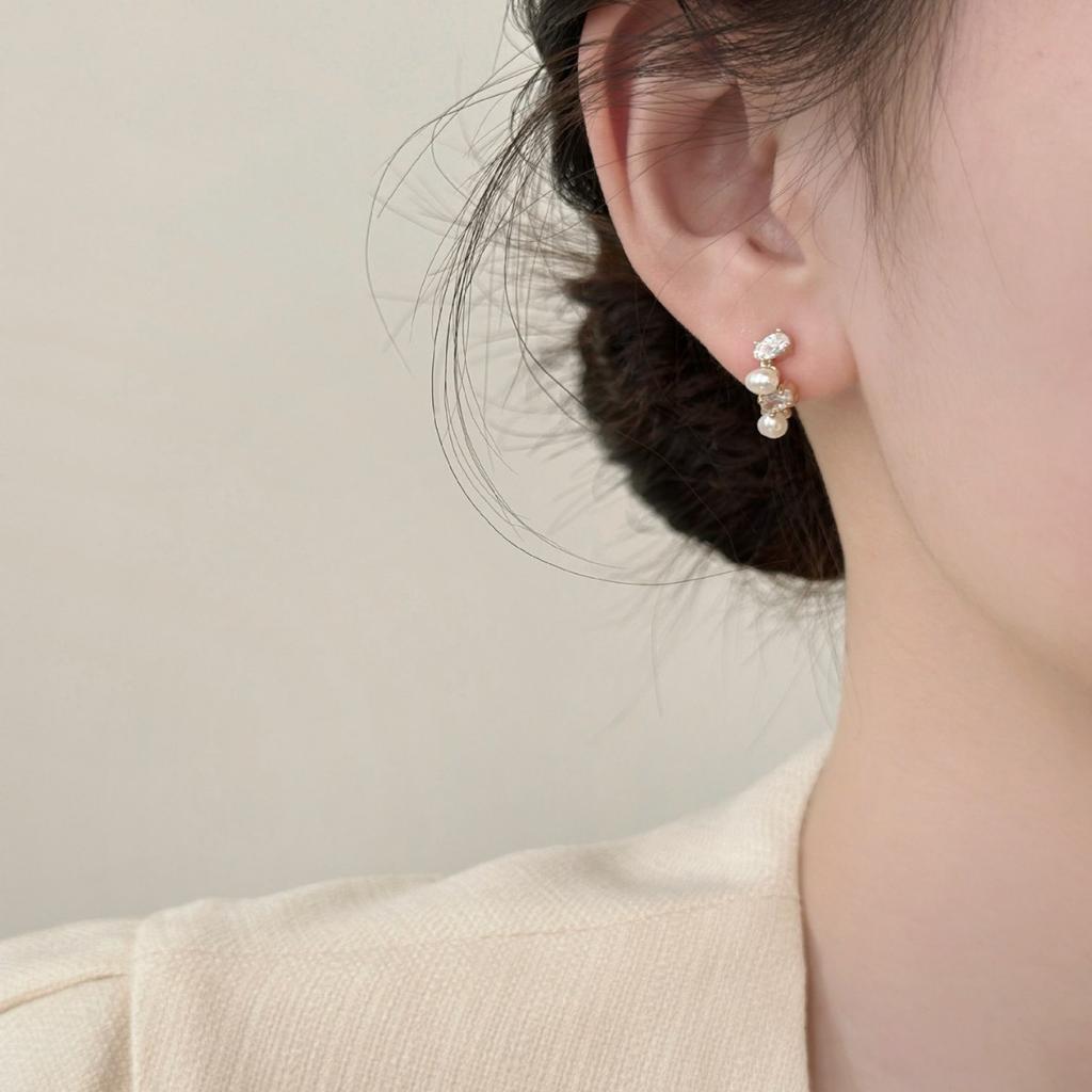 Women's Autumn and Winter Light Luxury Unique Earrings