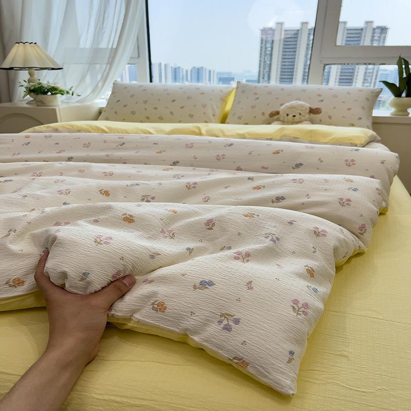 Ins wind bed four-piece spring small fresh quilt cover cartoon washed cotton bed sheet school dormitory bed three-piece set
