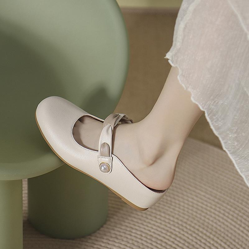 Baotou sandals for women's outer wear in the summer of 2025, the new round head versatile one-pedal slope heel heightened apricot slippers