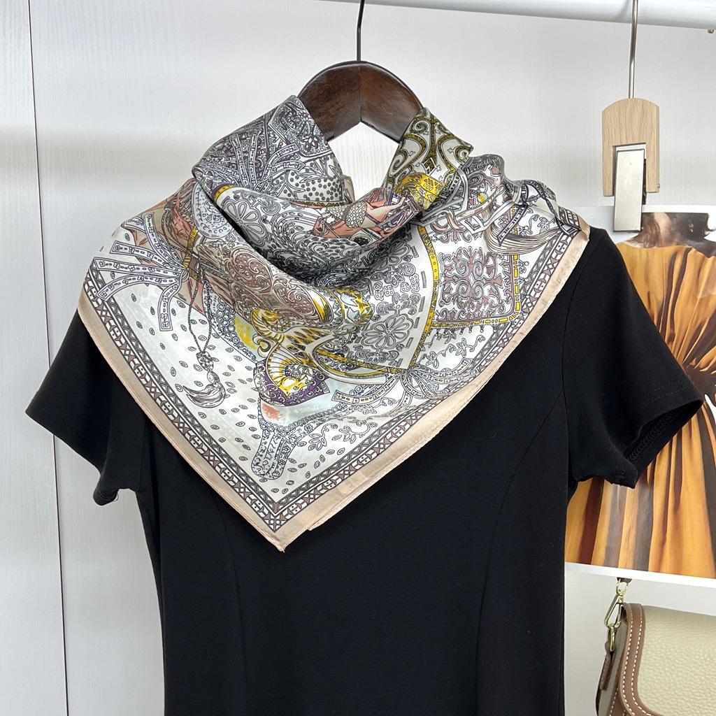 Light Luxury And Gentle Color! Splicing Ma Qiuwinter Silk 70 Square Scarf Office Scarf Shawl Dual-Purpose Women