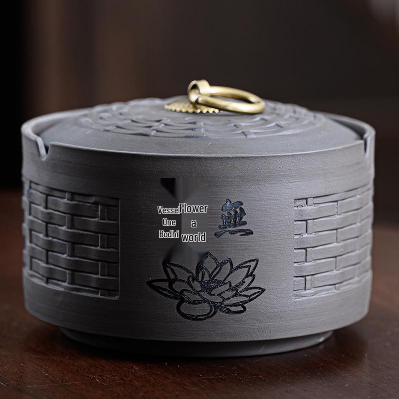 Zisha Ceramic Ashtray with Lid: Medium, Fly-Proof, Retro Home & Office Decor for Extinguishing Cigarettes.