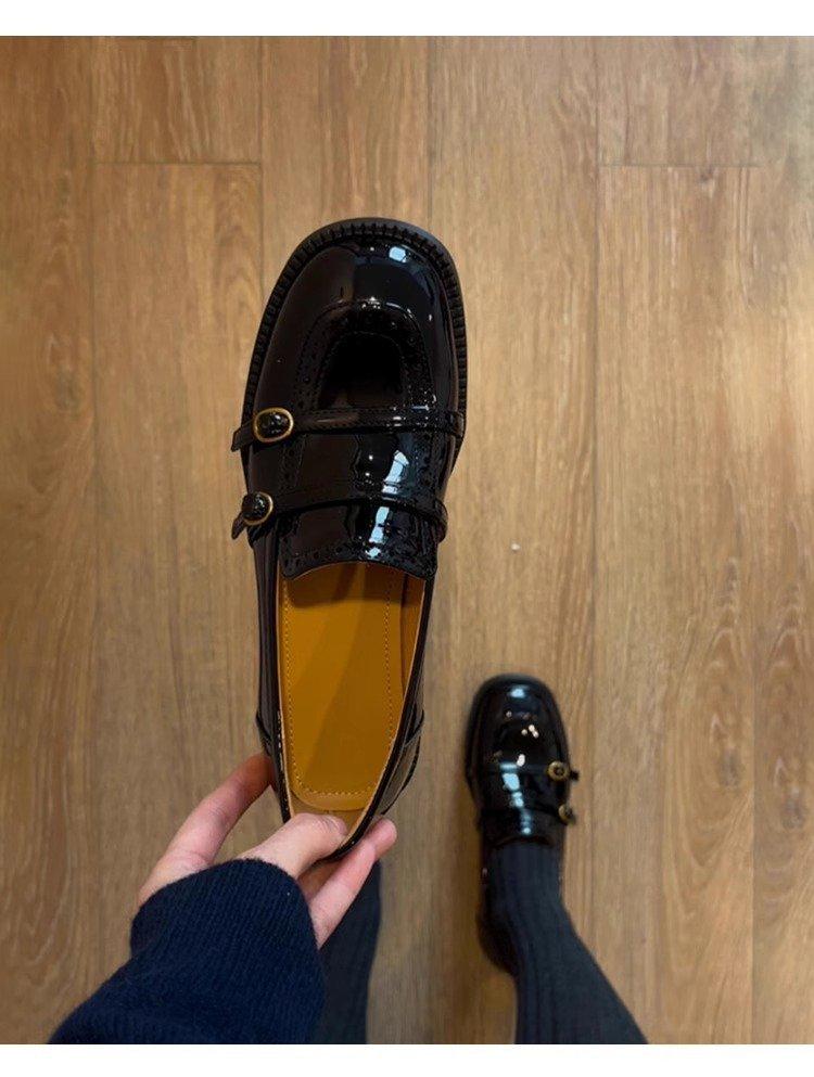 

Французские нежные белые мокасины женские с пряжкой на ремне резные однопедальные туфли маленькие кожаные туфли на низком каблуке 40 чёрный