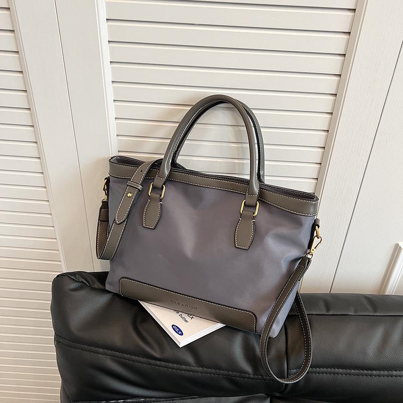 Large capacity nylon cloth bag women's new simple casual messenger women's bag retro commuting