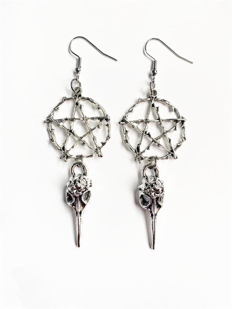

Goth Punk Sliver Color Big Five-pointed Star Rune Bird Beak Skull Pendant Dangle Earrings for Women Men Halloween Party Jewelry серебряный