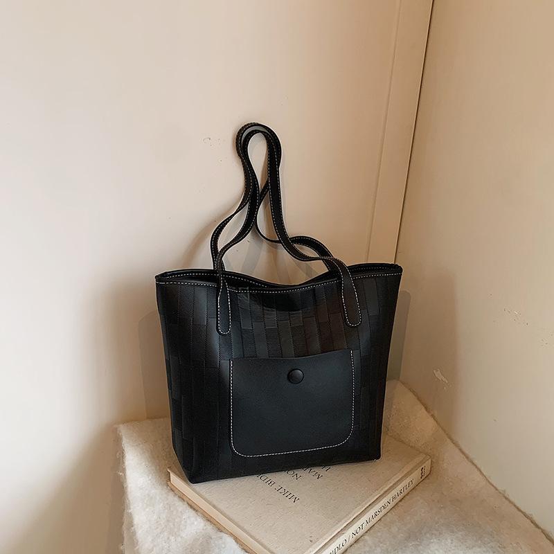 Retro texture work new fashion casual large capacity student shoulder underarm tote bag women