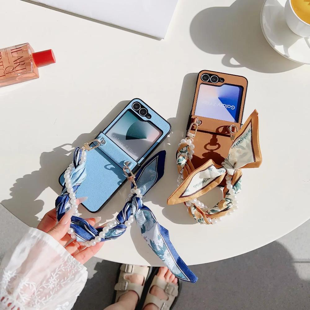 PU Leather & Pearl Scarf Wrist Chain Strap Bracelet Phone Case for Samsung Galaxy Z Flip 7 FE 6 5 4 3 Hinge ProtectionCover