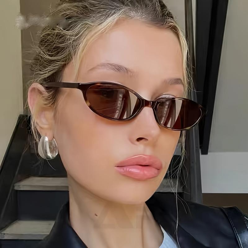 

Classic Retro Oval Cat Eye Small Frame Fashionable Eyeglasses S Style Metal Frame with Metal Hinge Decoration Glasses