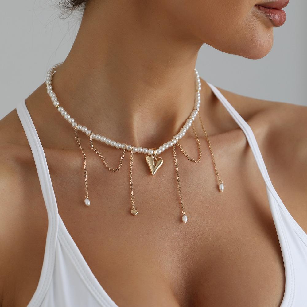 Charm Temperament Baroque Pearl Beaded Choker Gold Color Heart Pendant Pearl Tassel Chain Necklace for Women Women Party Jewelry