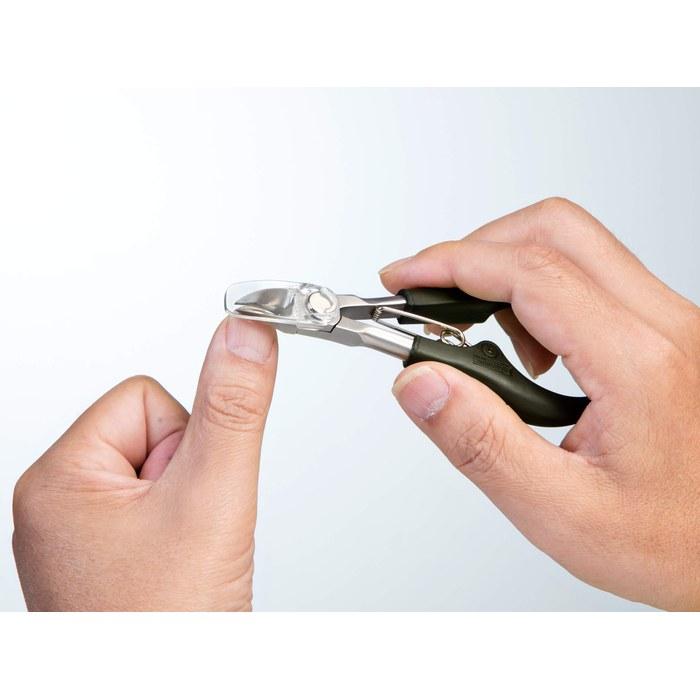 [Takumi No Waza] Stainless Steel Nail Clippers with Nail Guard - Black (1 Count)