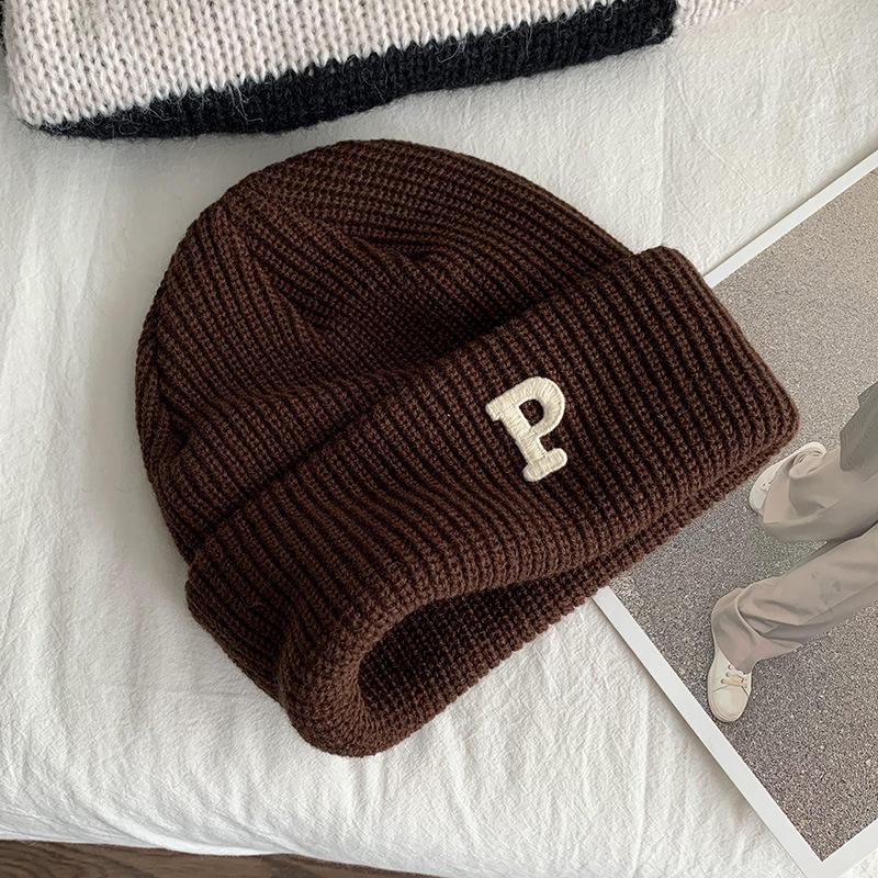 White plum color embroidery P letter knitted wool hat autumn and winter warm cold hat with ins fashion single item multi-color