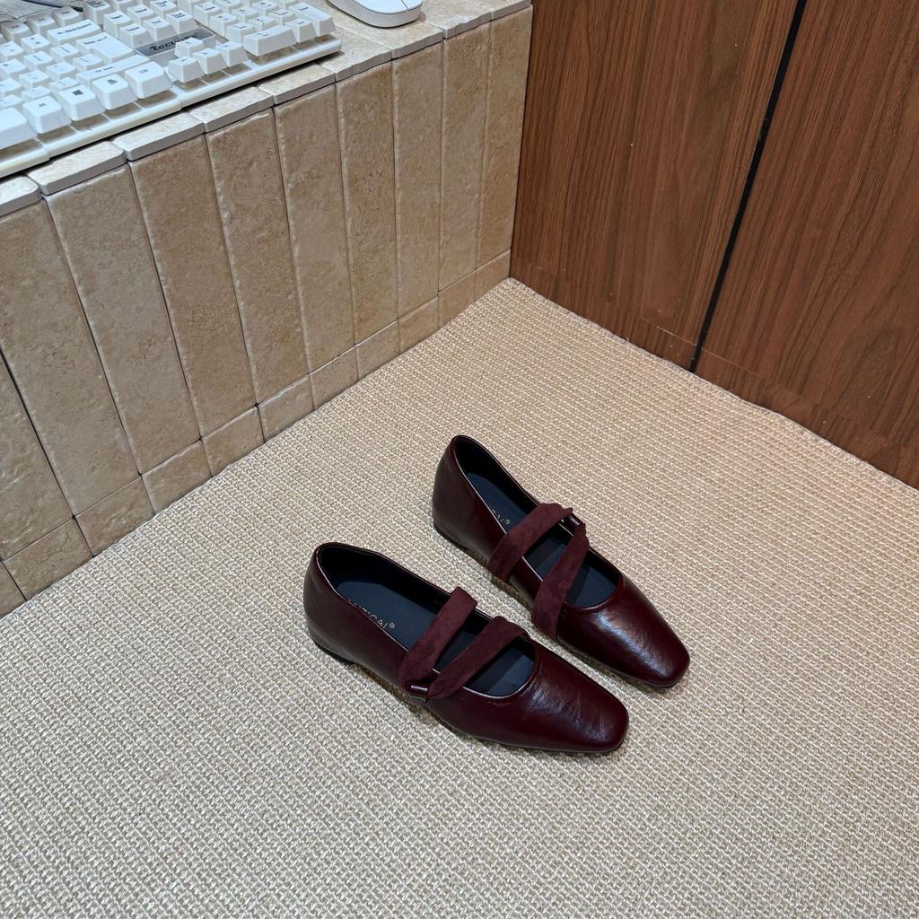 2025 new round head inner height increase wedge heel shallow mouth period soft bottom commuter work word belt elastic women's shoes