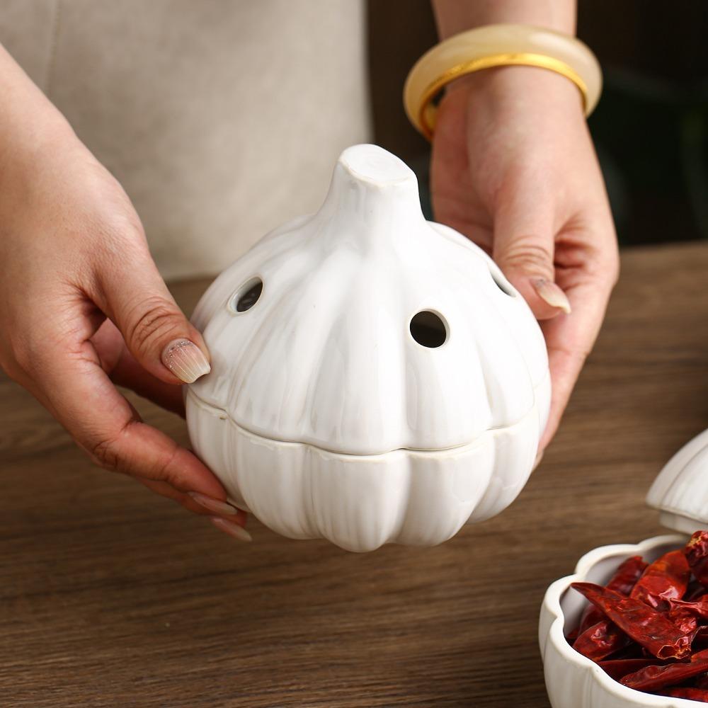 Well-ventilated Garlic Storage Tank Garlic Shaped Dried Chili Storage Can Kitchen Counter-top