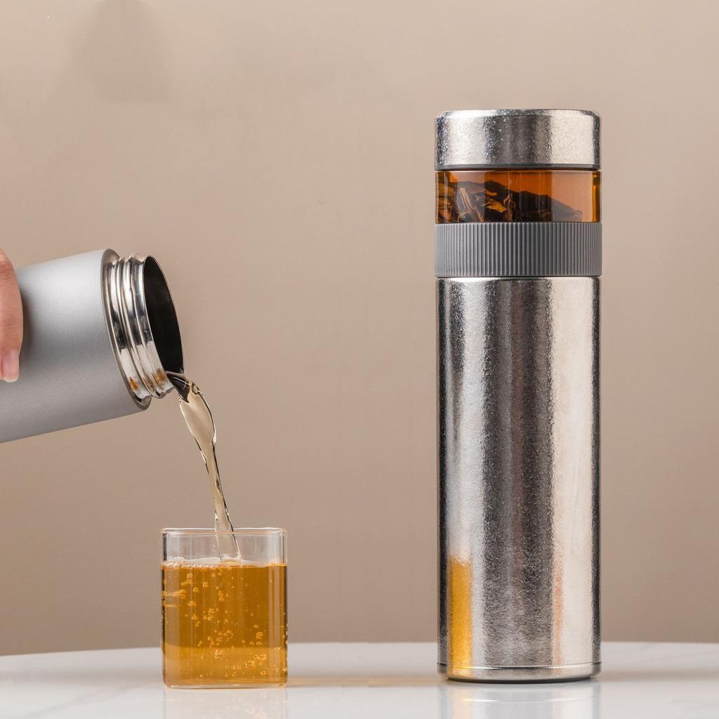 Titan-Teeflasche mit Sieb Thermoskanne für Tee mit Siebeinsatz und Infuser für losen Tee Isoliert Flasche