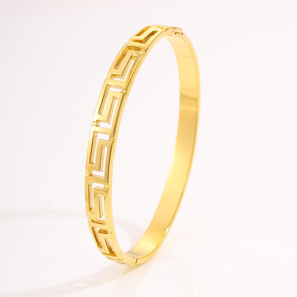 Titanium Steel Non-fading Women's Light Luxury Personalized Design Gold Fashion Trend Jingle