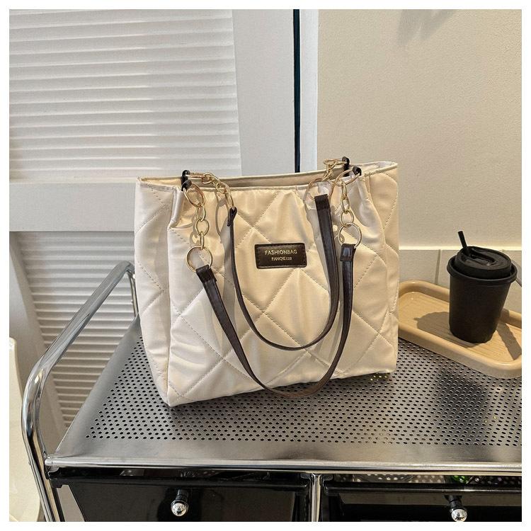 

Повседневная сумка большой вместимости, женская весенняя новинка, простая наплечная сумка, модная текстурная сумка-тоут