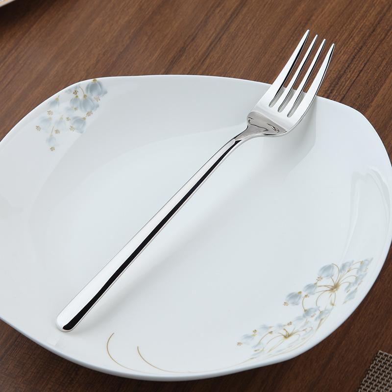 Cozy Zone 24 Pieces Cutlery Set Stainless Steel Tableware Western Dinnerware Set Classic Dinner Set Knife Fork Restaurant Dining