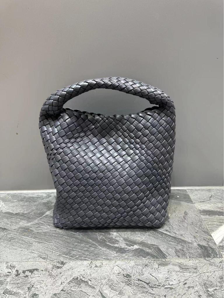 2026 Spring/Summer Women's Hand-Woven Soft Leather Bucket Bag - High-End Single Shoulder Handbag & Underarm Bag