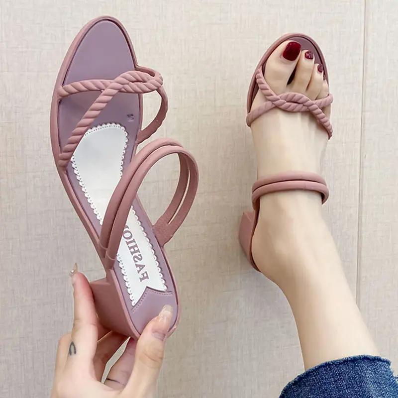 Fashion With Heel On Beach Shoes Designer Luxury Elegant Women's Slippers and Ladies Sandals Fashionable Non Slip Slides Wholesale Vip