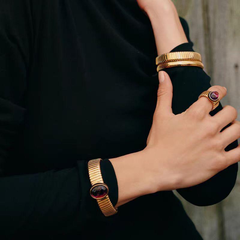 Rome Gladiator Soft Bracelet: Retro High-End Fashion, Niche Design, Versatile & Simple.