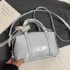 Handbag Women Commuting Crossbody Bag High-end Elegant Look Fashionable All-matching Sweet Cute All-matching Korean