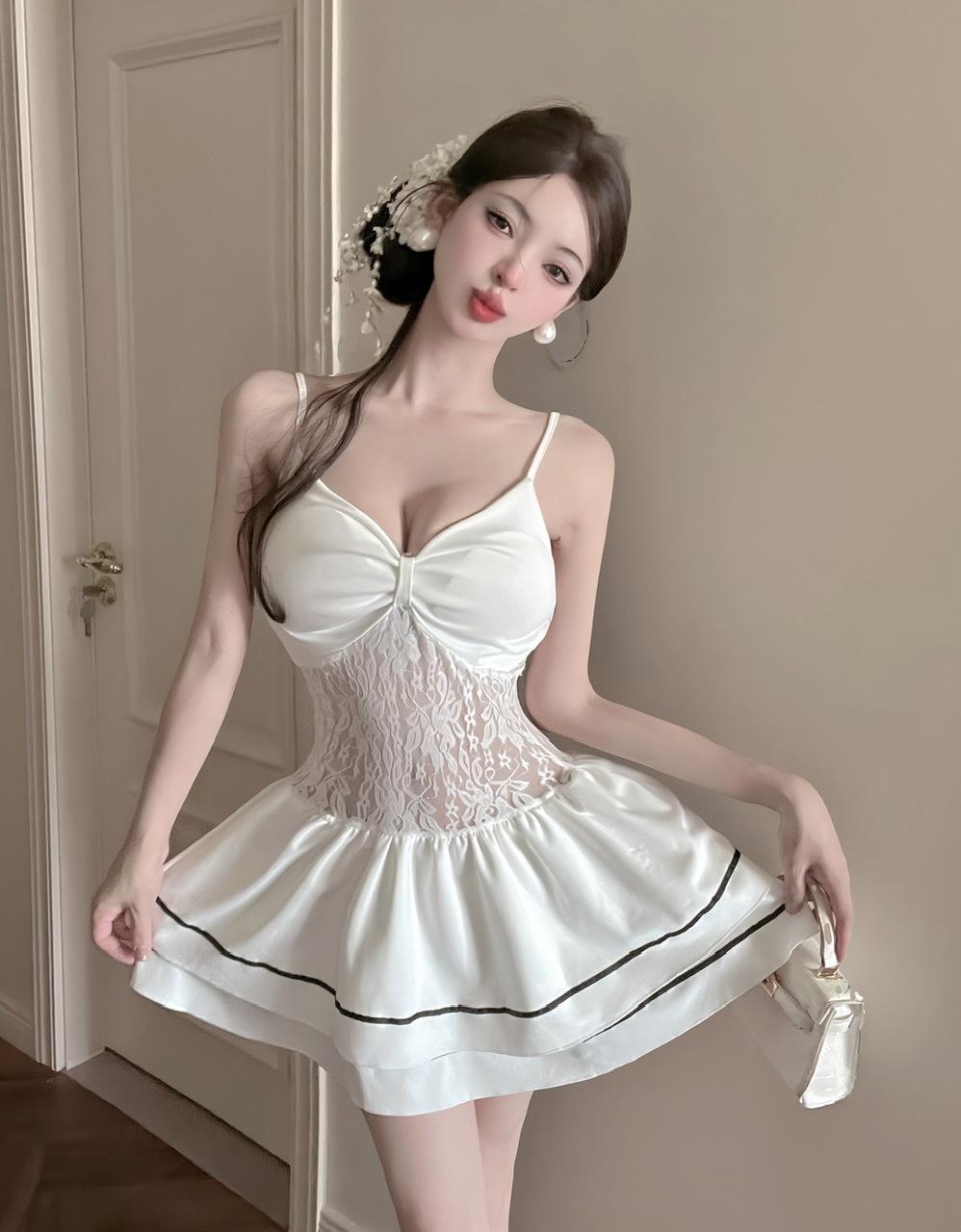 

Small sexy backless V-neck suspender dress women s summer lace stitching waist and thin ruffle edge short skirt S белый