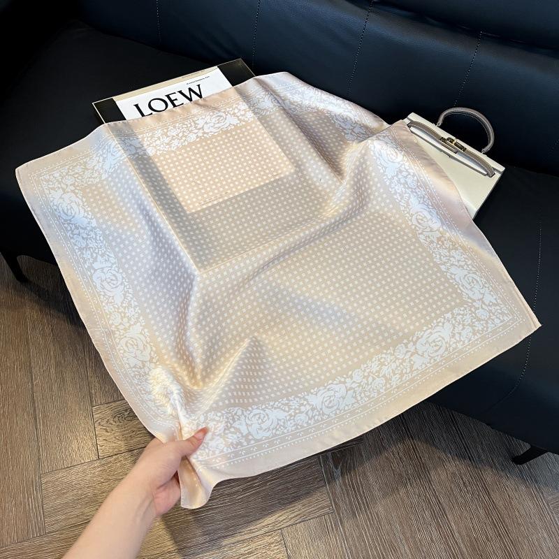 New silk scarf women's fashion versatile high-end small square scarf Korean version neck protection scarf spring and autumn retro scarf binding bag