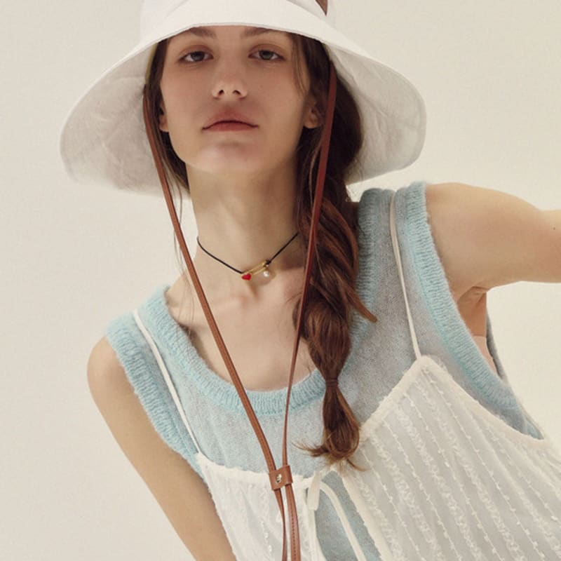Marchen Objet wide leather strap bucket hat_3color