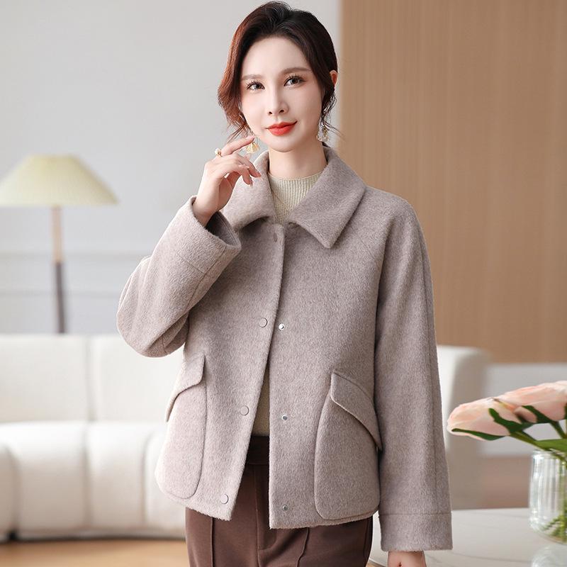 Mom's Elegant Lapel Wool Coat: 2026 Autumn/Winter Short Style for Middle-Aged Women
