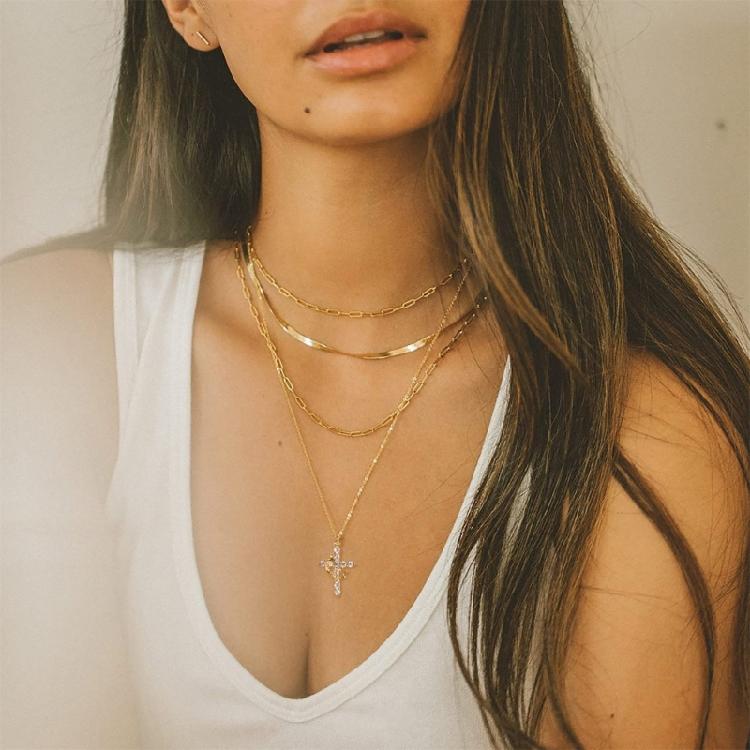 Fashionable Diamonds Stainless Steel Crosses Choker Necklace Pendant with Elegant Designs Jewelry Accessory for Girls