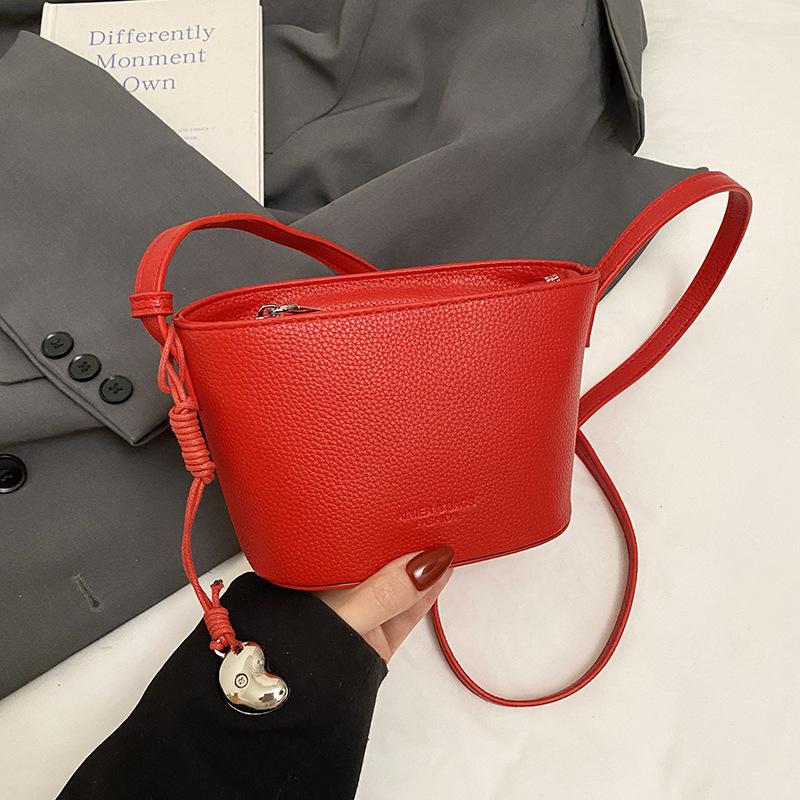 

Нишевая сумка женская новая простая и модная сумка-ведро универсальная повседневная на плечо сумка-мессенджер красный