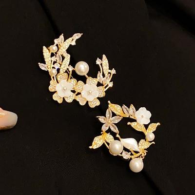 Broches y joyería para el cuerpo