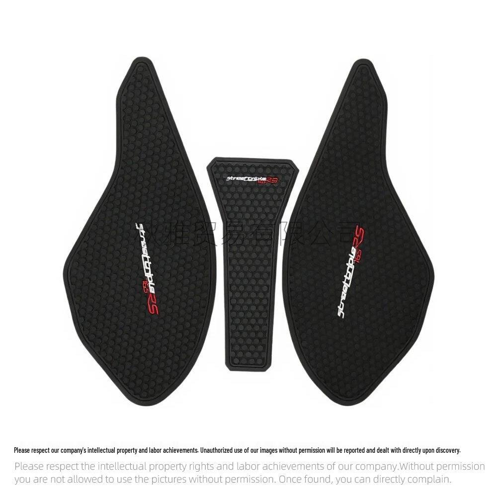 Защитная наклейка на бак Triumph 675/765R/S/RS, противоскользящая, теплоизоляционная