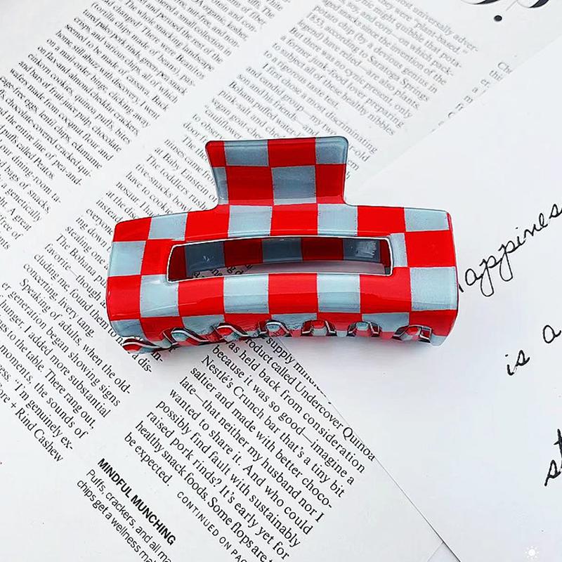 Neu eingetroffen: Modische, 8 cm große, rechteckige Haarspange mit Karomuster aus Acryl für dickes Haar – Haifisch-Haarspange