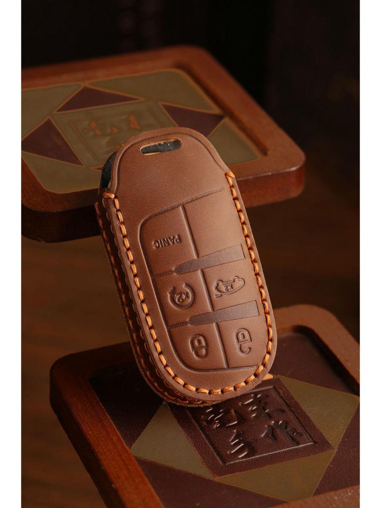 Genuine Leather Jeep Key Cover for Grand Commander & Grand Cherokee - Handmade Protective Shell with Buckle