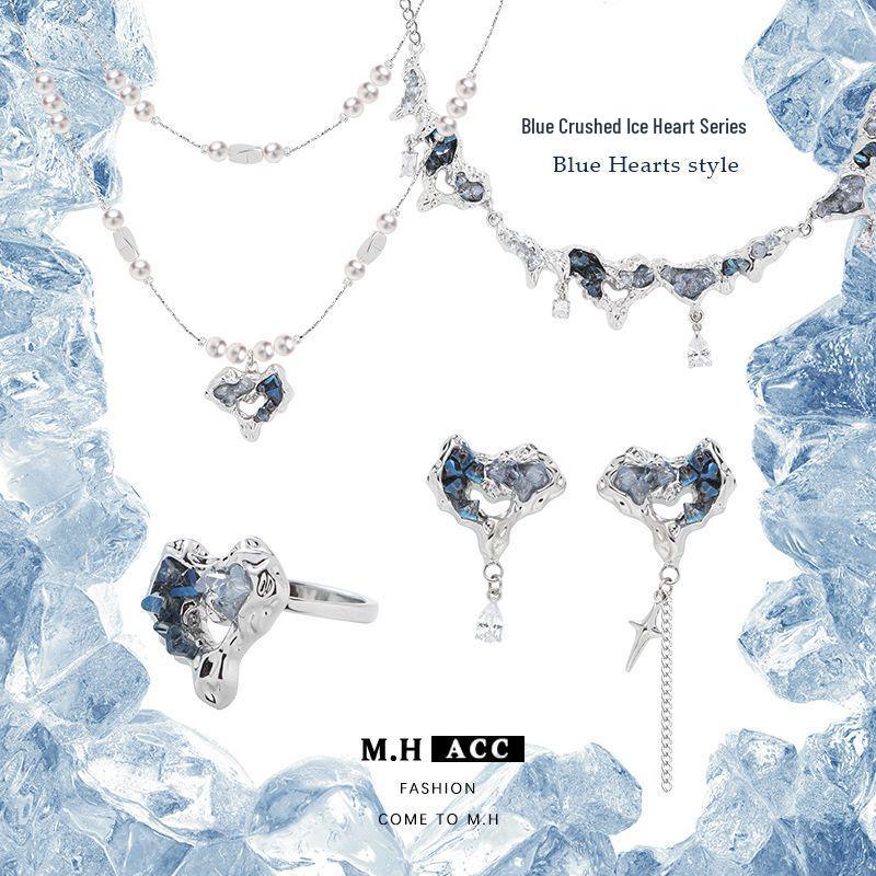 Blue & White Gradient Crushed Ice Heart Necklace - Women's Light Luxury Niche Clavicle Chain, Cool Original Design.