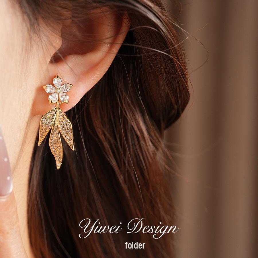 14K Gold-Plated Zircon Flower Tassel Clip-On Earrings: Elegant & Luxurious No-Piercing Jewelry