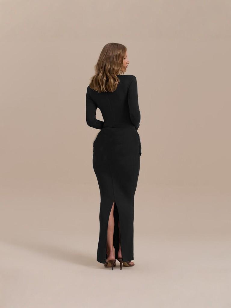 Elegantes schwarzes Faltenkleid in schmaler Passform mit langen Ärmeln für Damen