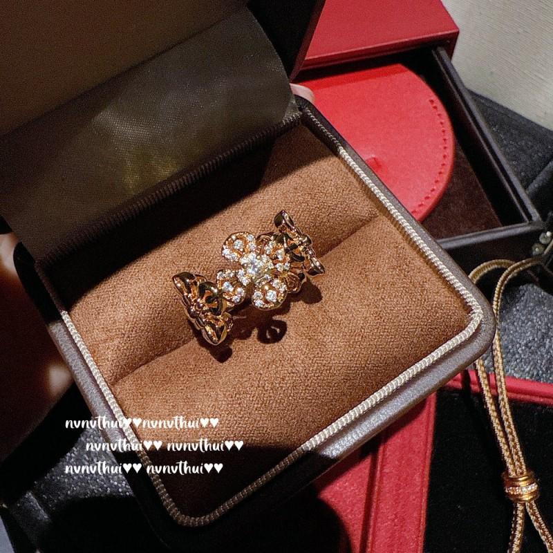 Vintage-Inspired Gold-Plated Filigree Flower Window Compass Pendant Necklace With Zircon Stone Adjustable Chain Women