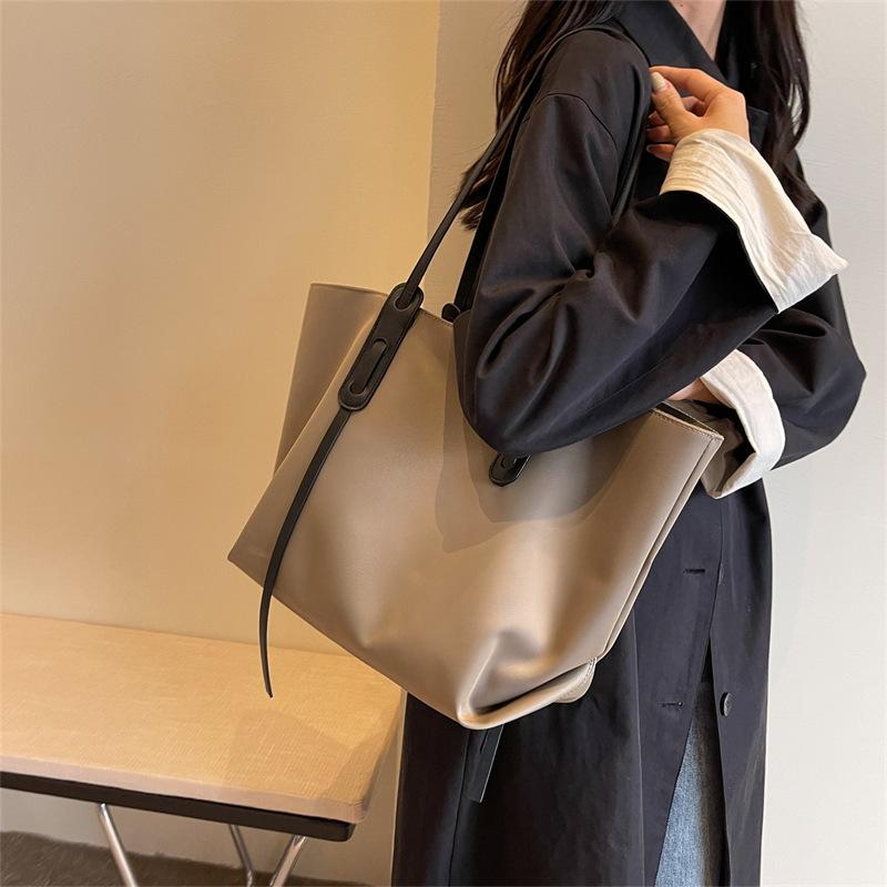 New Oxford Buttot Bag Women'S Large Capacity Simple Casual Shoulder Bag Textured Versatile Commuter Underarm Bag