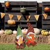 Estacas Decorativas de Metal para Jardín Exterior con Figuras de Gnomos Sosteniendo Calabazas Esculturas Creativas de Arte para Césped para Exhibición en Patio y Jardín