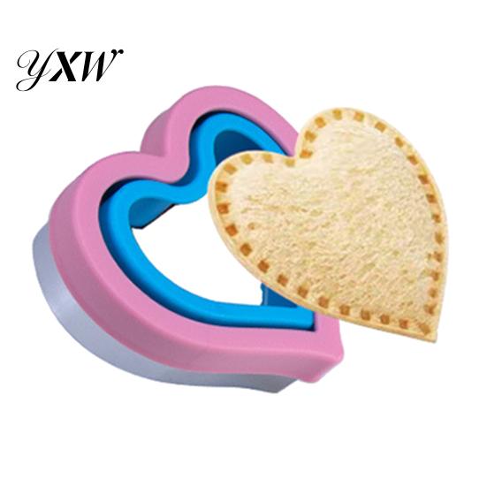 High-quality Sandwich Cutter Mold Stainless Steel Easy-to-Use Heart-shaped Tempting And Delicious Lunch Maker Sealer for Home Kitchen Dinosaur-shaped