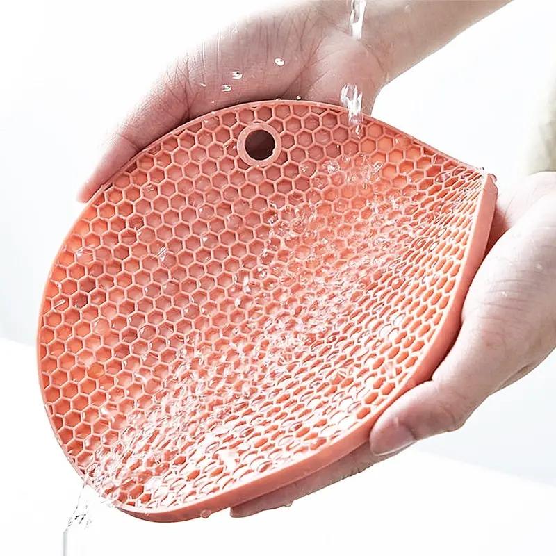 Covorașe elegante și practice în formă de fagure, suport de masă din silicon rezistent la căldură, protejează blaturile tale cu acest suport de masă elegant.