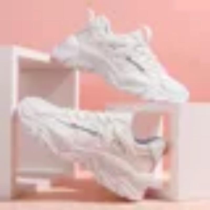 

Мужские дышащие кроссовки Женские легкие повседневные теннисные туфли Мужские и женские нескользящие кроссовки 45 белый