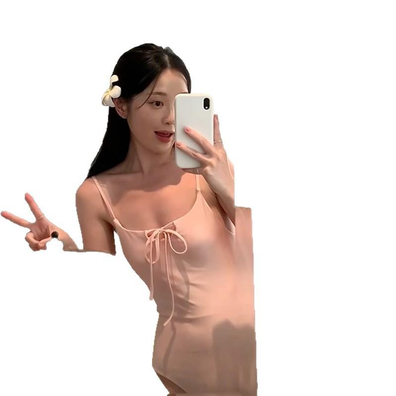 Korean version of pink suspender one-piece swimsuit beautiful girl small chest simple retro hot spring swimsuit vacation pure desire wind one-piece