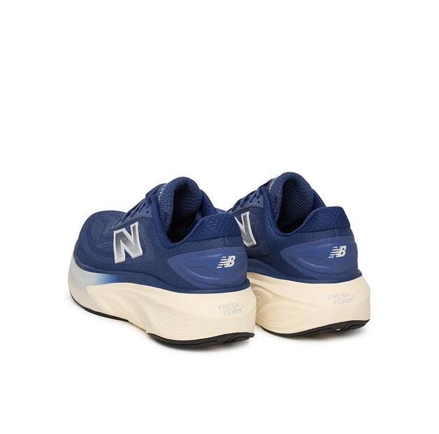 New Balance More V6 Running Shoes