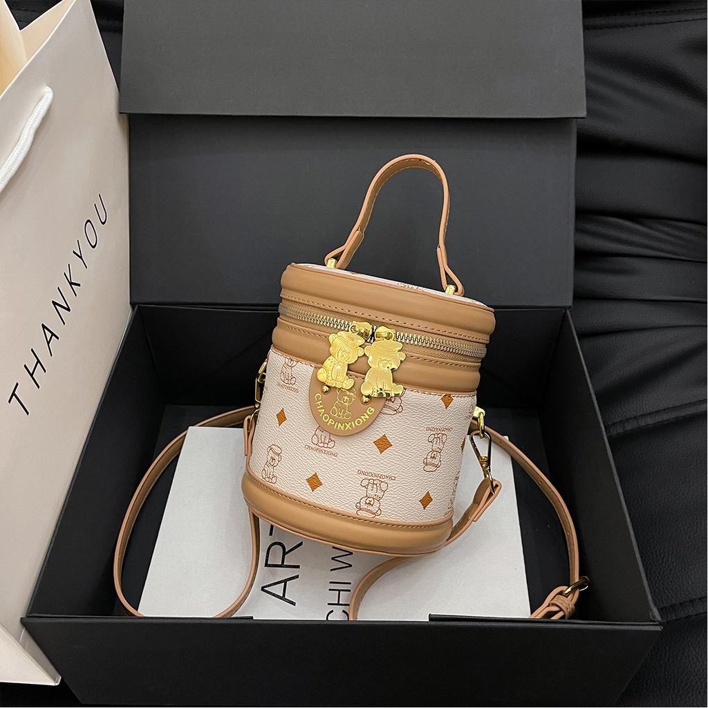 Women’s Fashion Cute Bucket Handbag PU Material Large Capacity Bear Print Double Zipper for Daily Use Commute Casual